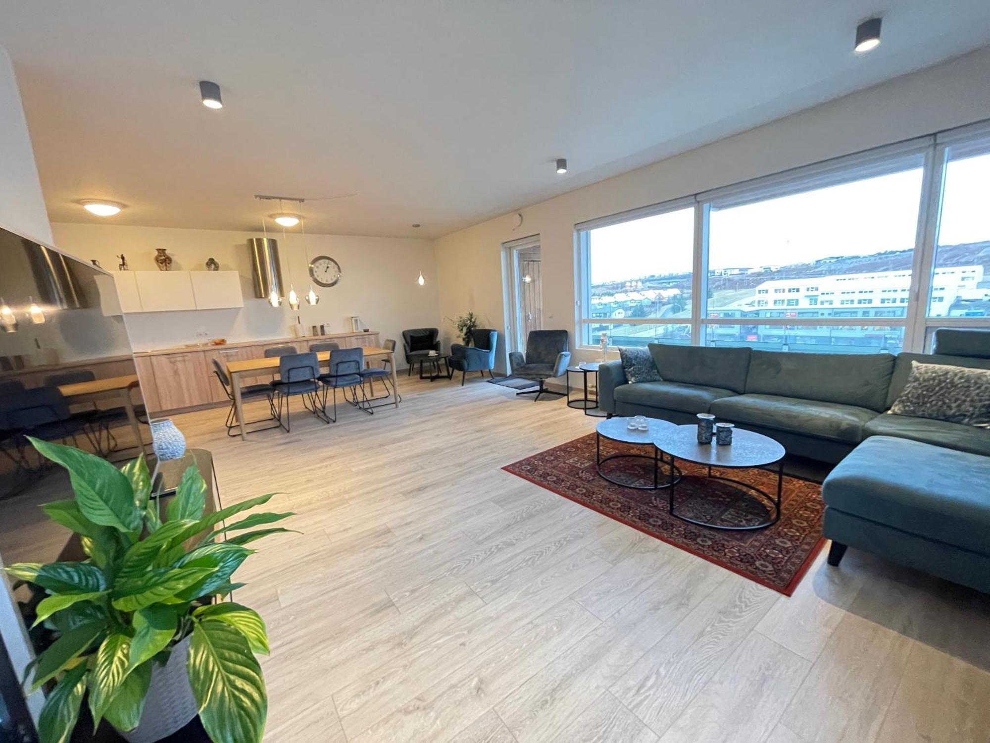 Modern And Spacious 3 Bedroom Apartment In Kopavogur Рейкьявик Экстерьер фото